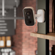 Unutarnja Wi-Fi kamera s PIR detektorom pokreta i ugrađenim AI-jem