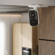 Unutarnja Wi-Fi kamera s PIR detektorom pokreta i ugrađenim AI-jem